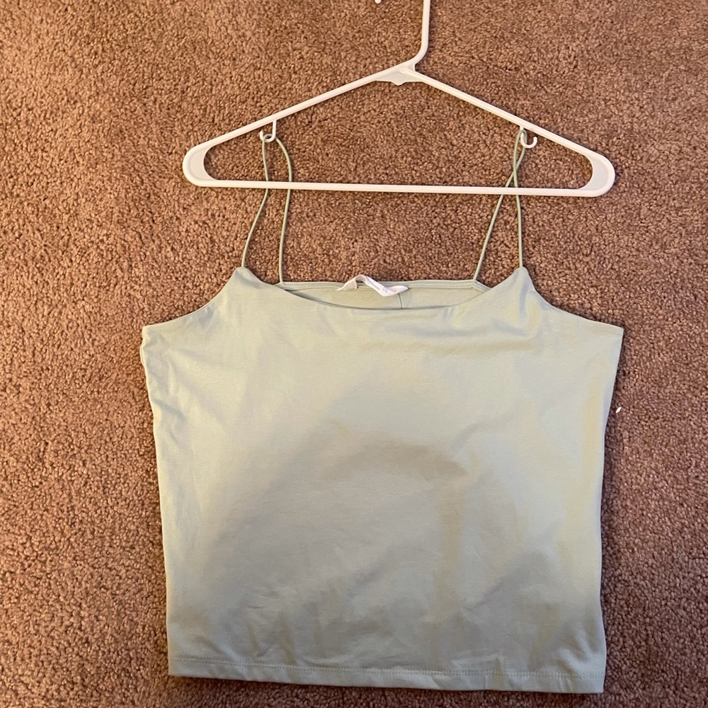 ✨NWT✨Crop top tee